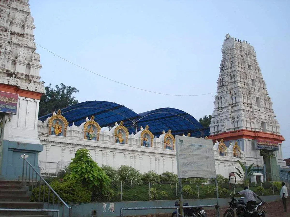 Dharmapuri Temple gopurams and entrance